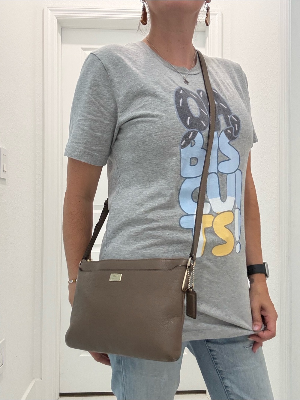 Coach Pebbled Leather Crossbody Bag Taupe Brown Gold Hardware Navy Interior